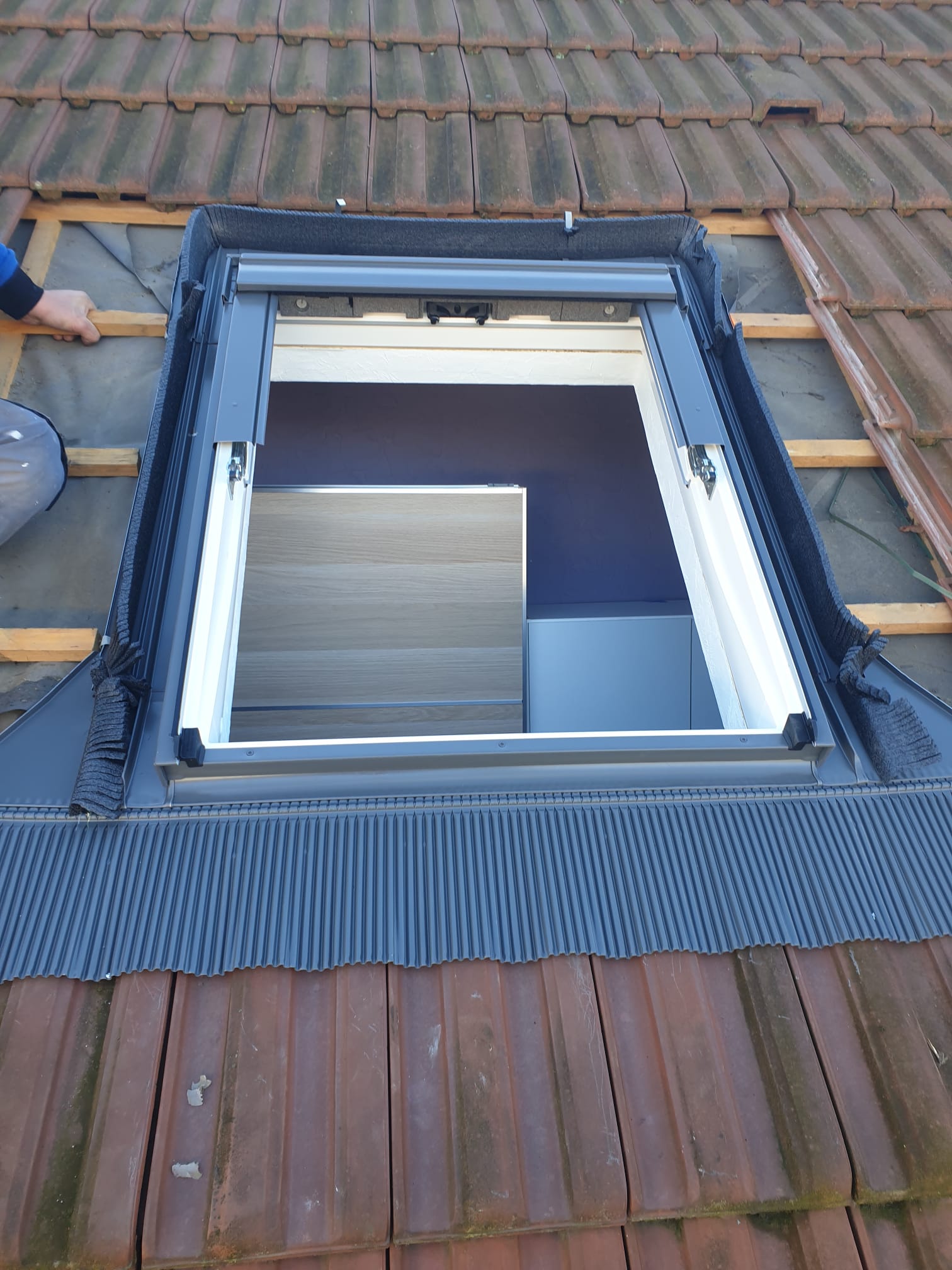 Pose de Velux et fenêtre de toit à Sainte-Geneviève-des-Bois (91700) et dans l’Essonne (91)
